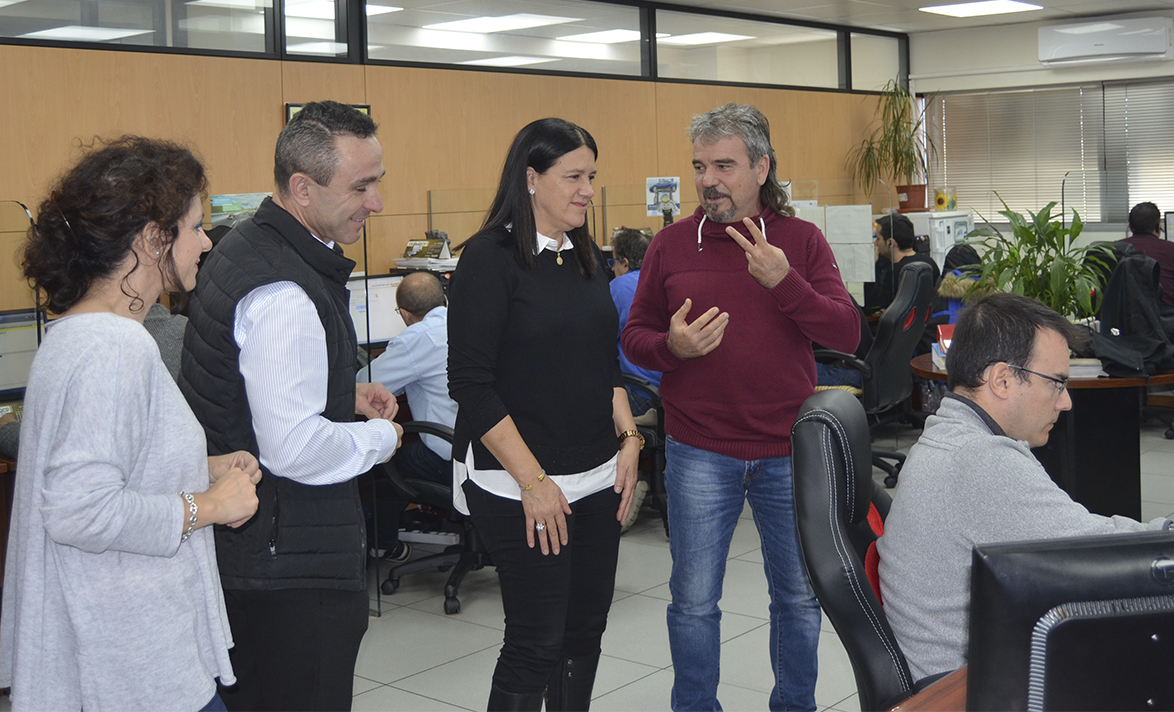 La presidenta del PP de Móstoles visita Carsmarobe